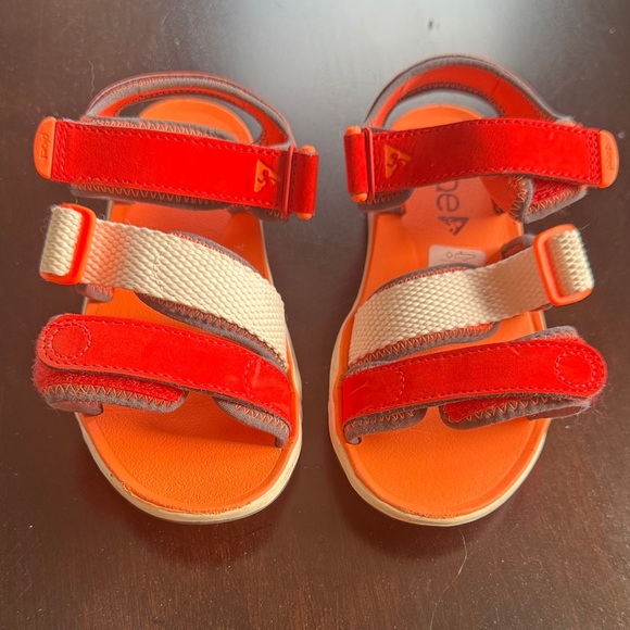 PLAE Kids Vibrant Sandals - Picture 1 of 4